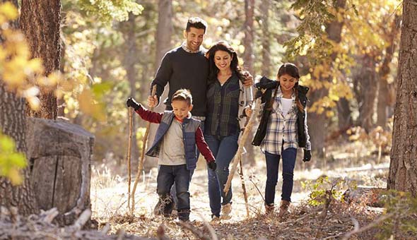 creative-ways-to-stay-active-with-your-family-this-fall